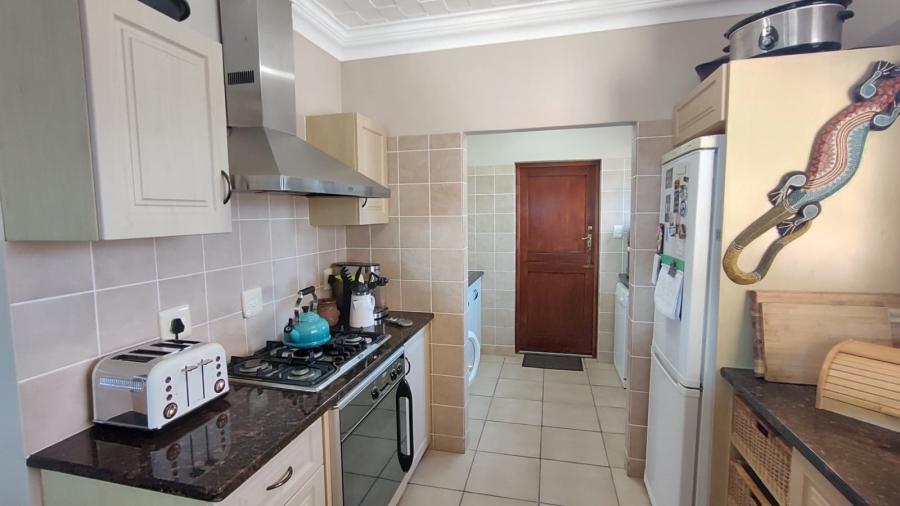6 Bedroom Property for Sale in Stilbaai Wes Western Cape